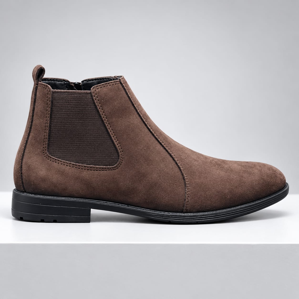 CHELSEA BOOTS